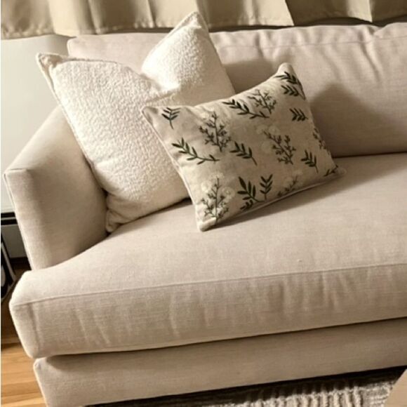 Set of 2 Cream Throw Pillows 20x20 - Picture 1 of 6